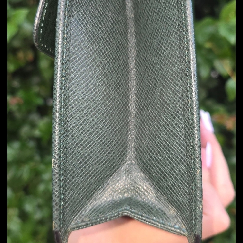LOUIS VUITTON Pochette Clutch Bag Green Taiga Leather - Picture 4 of 11
